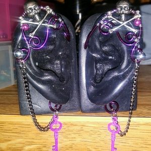 Wire wrapped earcuff